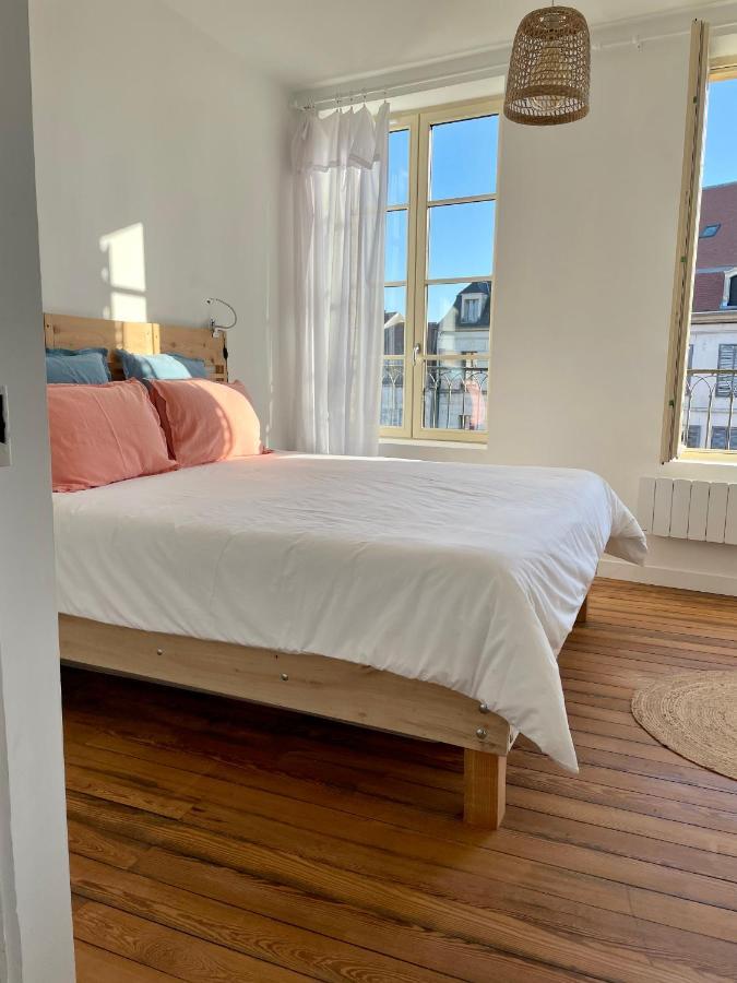 Appartement Au Coeur Du Centre Historique Avallon Esterno foto